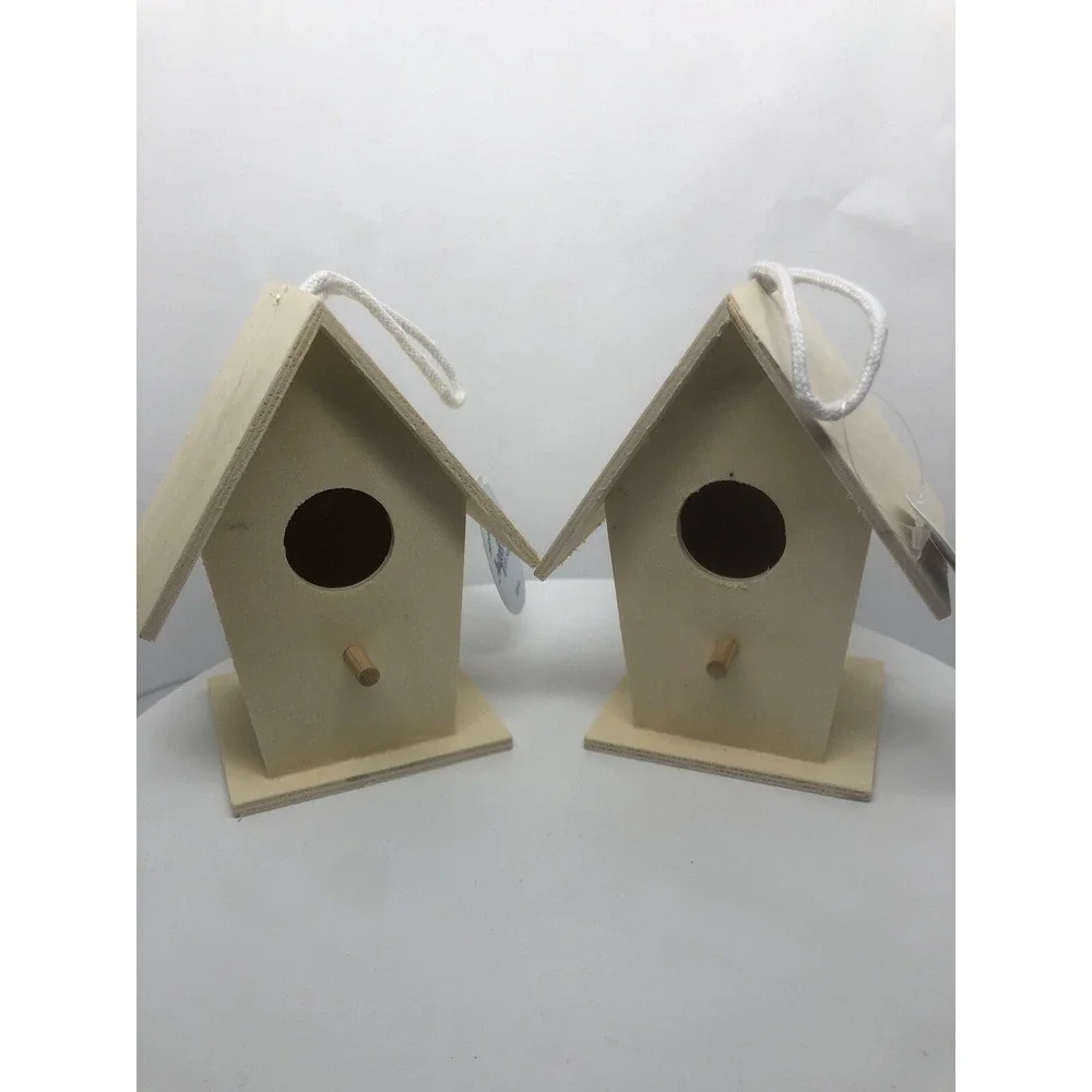 2 Wooden‎ Birdhouses 4.5